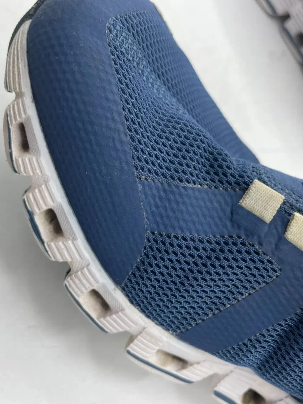 ON Women's Cloud 5 Navy Bleu White Running Sneakers Shoes Size 8.5